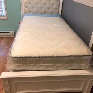 Girl Bedroom set Mattress still in bag brand new
